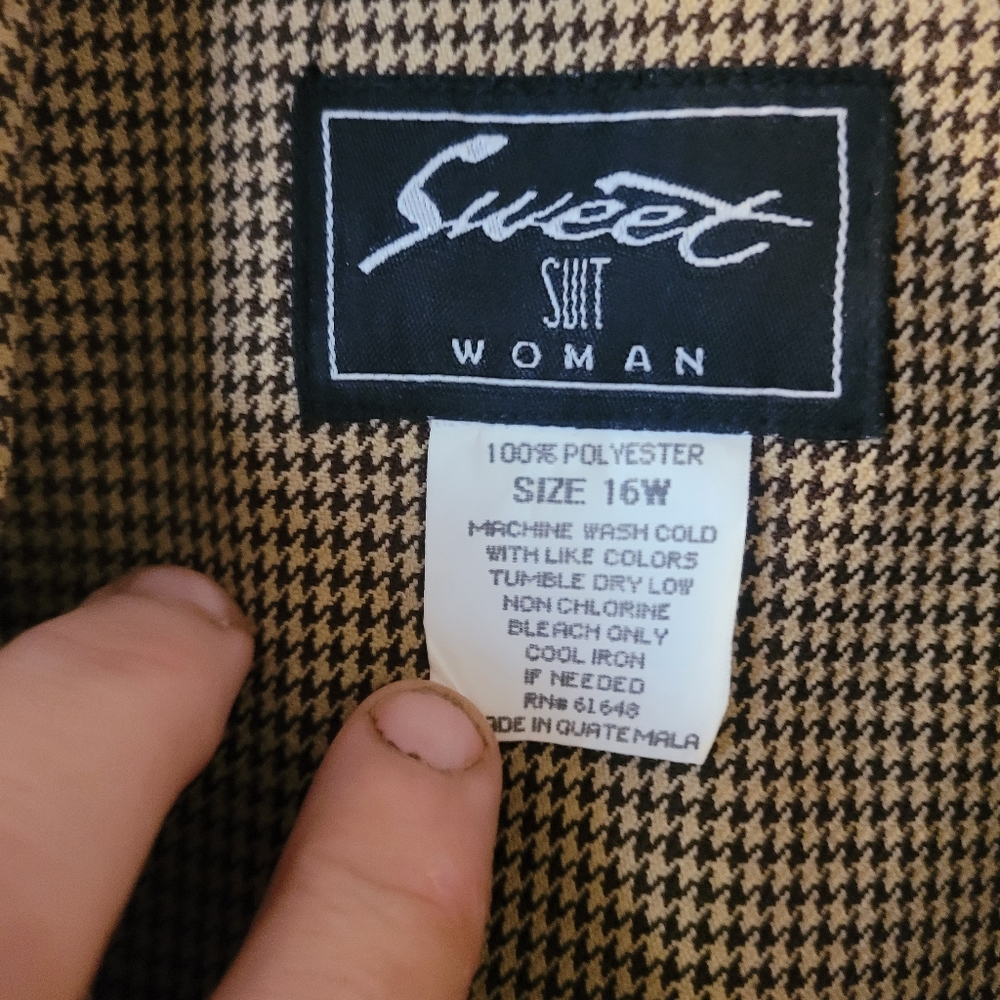 SWEET WOMAN SIZE 16W SKIRT SUIT